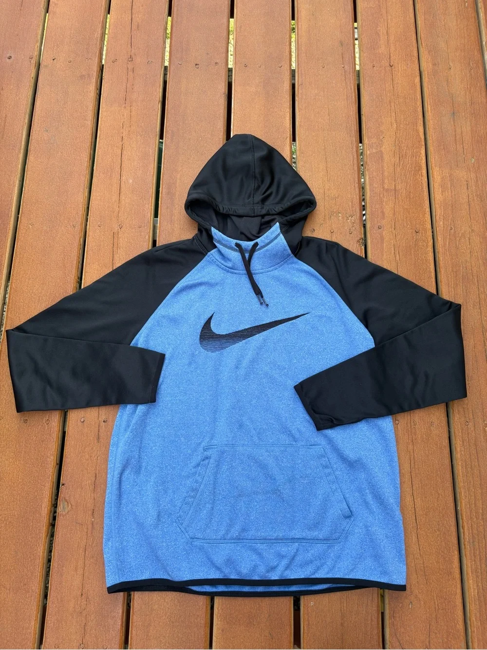 Nike Blue and Black Hoodie Pullover Sweatshirt Active Athletic Therma-Fit